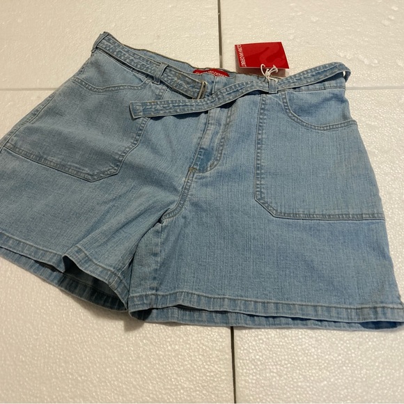 Gloria Vanderbilt women jean shorts Size 12 NWT - Picture 8 of 10
